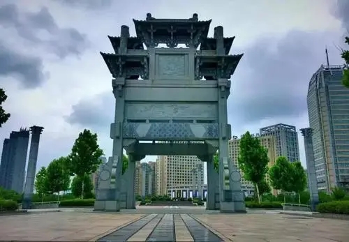 &#19975;&#35937;&#22478;&#20307;&#32946;&#45;&#19975;&#35937;&#22478;&#65288;&#20013;&#22269;&#65289;&#20844;&#21496;
